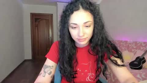 Snapshot of elisskriter chatting on June 2026 12:02:01 PM Eliss online show from June 2026 12:02:01 PM
