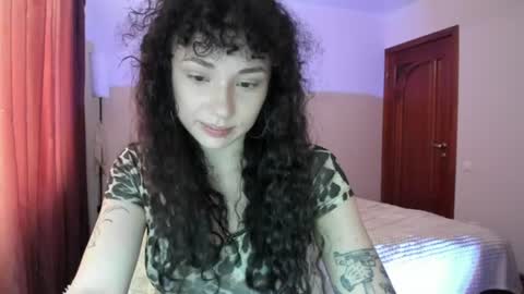Snapshot of elisskriter chatting on July 2026 02:13:01 PM Eliss online show from July 2026 02:13:01 PM