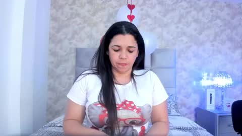 Elizabeth online show from March 2025 09:15:02 PM