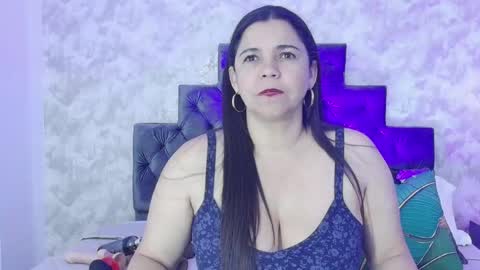 Snapshot of elizabeth_colleman chatting on April 2026 09:50:01 PM Elizabeth online show from April 2026 09:50:01 PM