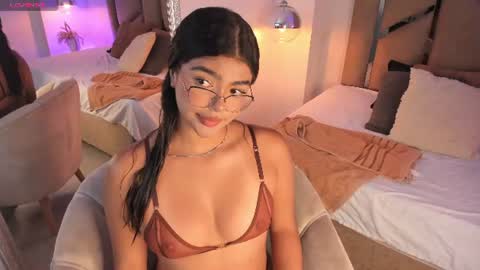 Snapshot of elizabeth_collins_ chatting on July 2026 12:00:02 PM Elizabeth online show from July 2026 12:00:02 PM