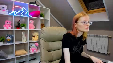 Elizabeth online show from December 2024 01:04:02 AM