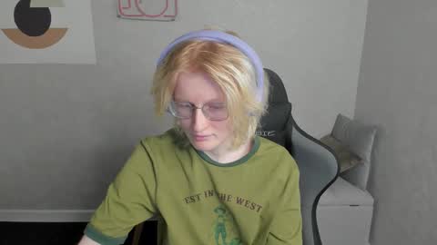 Elizabeth online show from September 2025 01:17:01 AM