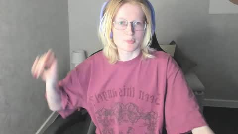 Elizabeth online show from December 2025 02:09:02 AM