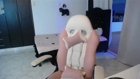  Elizabeth  online show from October 2025 11:25:02 PM