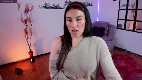 Snapshot of elizabeth_taylor_b chatting on December 2024 05:54:02 PM Elizabeth online show from December 2024 05:54:02 PM