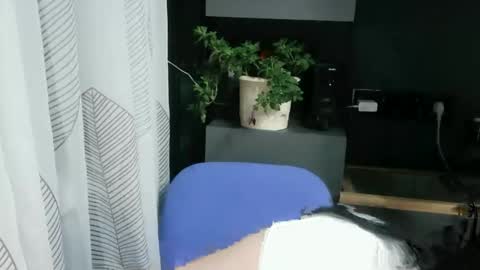 Snapshot of elizabeth_xi chatting on October 2025 07:45:02 PM elizabeth_xi online show from October 2025 07:45:02 PM