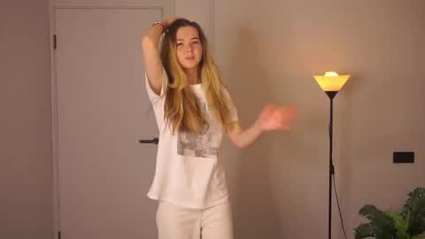 Elizabeth online show from September 2025 06:40:02 PM