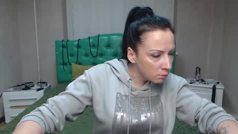 ElizabethSho online show from January 2025 06:32:02 PM