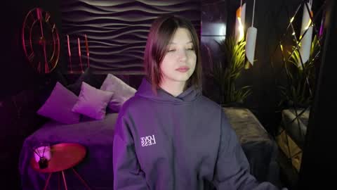 Eliza online show from December 2024 12:40:02 PM