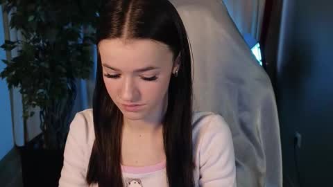 elizzza_ online show from October 2025 05:21:02 AM