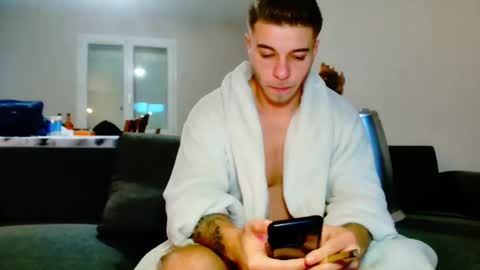 elkafit28 online show from December 2024 08:09:02 AM