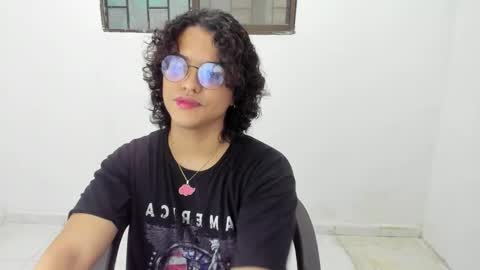 Diana online show from December 2025 06:59:02 PM