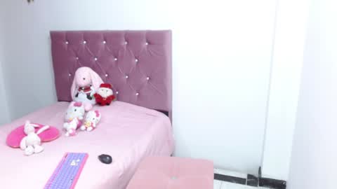 Snapshot of ella_2sweet chatting on December 2024 05:42:01 AM Ella online show from December 2024 05:42:01 AM