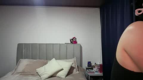 Snapshot of ella_aq chatting on April 2026 05:41:02 AM Ella online show from April 2026 05:41:02 AM