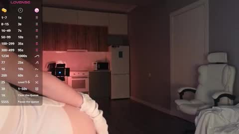 Lee online show from September 2025 02:44:02 AM