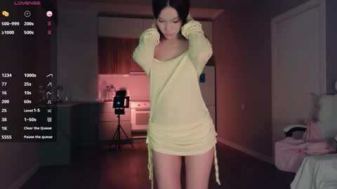 Lee online show from September 2025 02:25:01 AM