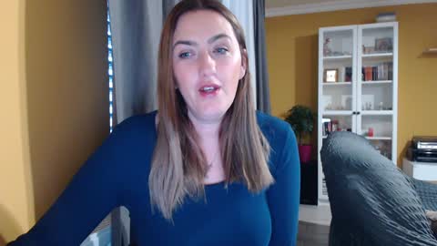 Ella  Max online show from January 2025 06:33:01 AM