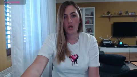 Ella  Max online show from October 2025 05:49:02 AM