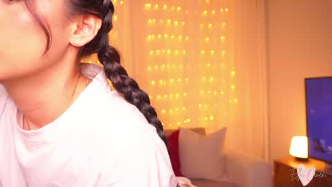 ELLA OWEN online show from January 2025 05:30:01 PM