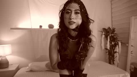 ELLA OWEN online show from October 2025 06:42:02 PM