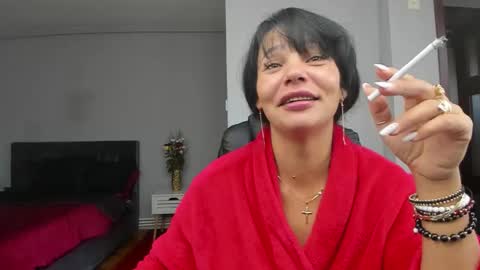 Ella online show from October 2025 09:30:02 AM