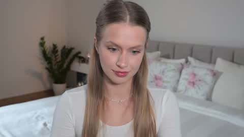Snapshot of ella_twinkle chatting on July 2026 08:01:02 PM Ella online show from July 2026 08:01:02 PM