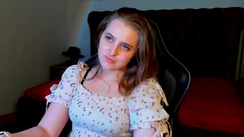 EllaBells online show from April 2026 05:08:02 PM