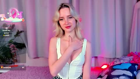 Snapshot of ellabloom chatting on February 2026 03:19:02 PM Ella online show from February 2026 03:19:02 PM