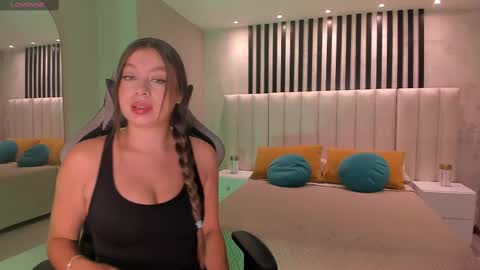 EllaClark online show from March 2025 11:14:02 AM