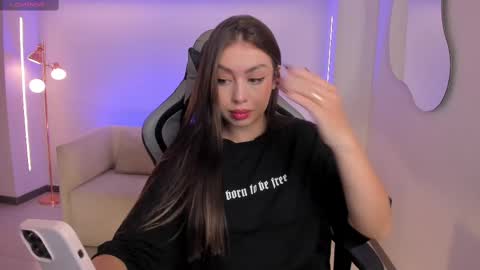 EllaClark online show from September 2025 06:54:01 PM