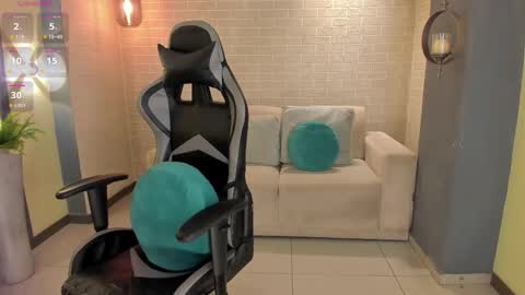 EllaClark online show from October 2025 07:02:01 PM