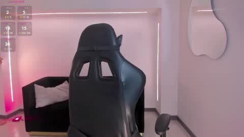 EllaClark online show from November 2025 05:35:02 PM