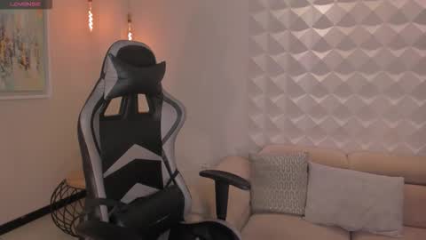 EllaClark online show from November 2025 07:13:01 PM