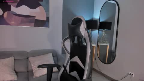 EllaClark online show from November 2025 07:03:01 PM