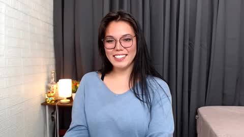 Snapshot of ellahollywood1818 chatting on February 2025 09:41:02 PM CINDERELLA online show from February 2025 09:41:02 PM