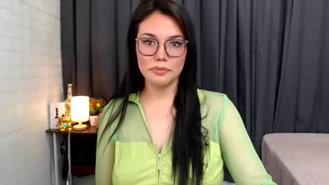 Snapshot of ellahollywood1818 chatting on February 2025 03:21:02 AM CINDERELLA online show from February 2025 03:21:02 AM