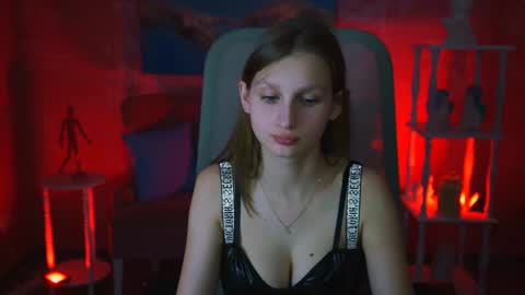 Snapshot of ellahorton chatting on February 2025 05:07:02 PM Ella online show from February 2025 05:07:02 PM