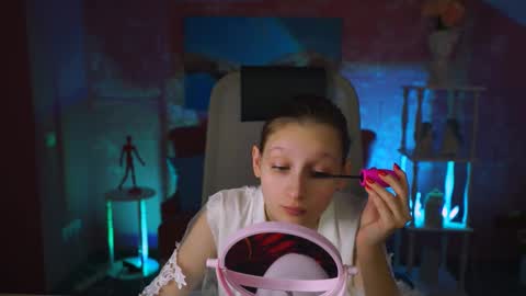 Snapshot of ellahorton chatting on February 2025 04:57:02 AM Ella online show from February 2025 04:57:02 AM