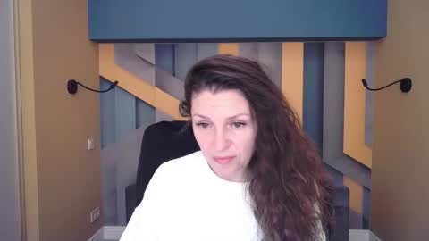 EllaLongs online show from February 2026 12:32:02 PM