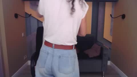 EllaLongs online show from February 2026 01:18:01 PM