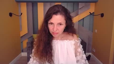 Snapshot of ellalongs chatting on May 2026 11:27:02 AM EllaLongs online show from May 2026 11:27:02 AM