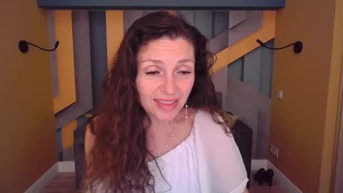 Snapshot of ellalongs chatting on June 2026 02:33:01 PM EllaLongs online show from June 2026 02:33:01 PM