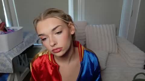 Snapshot of ellalowe chatting on May 2026 09:44:02 PM ellalowe online show from May 2026 09:44:02 PM
