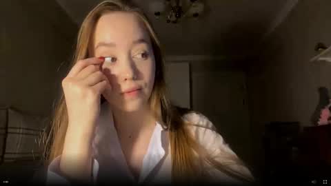 Ella online show from October 2025 06:29:01 PM