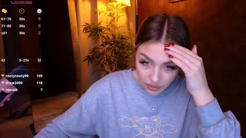 ellamilla online show from January 2025 11:43:02 AM