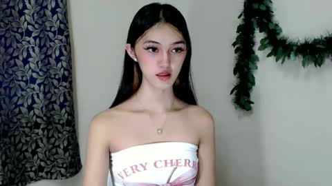 ELLA online show from September 2025 10:15:02 PM