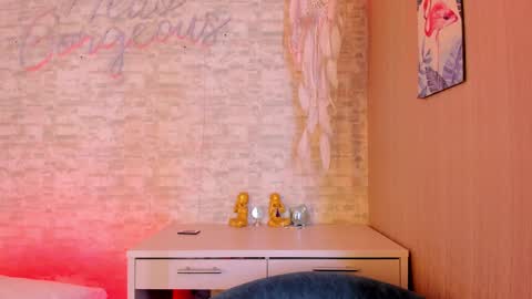 Ella online show from February 2025 05:51:02 AM