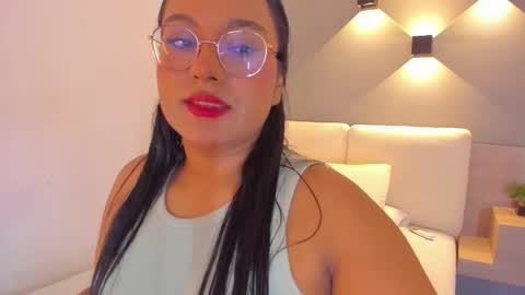 Ella online show from October 2025 12:49:02 PM