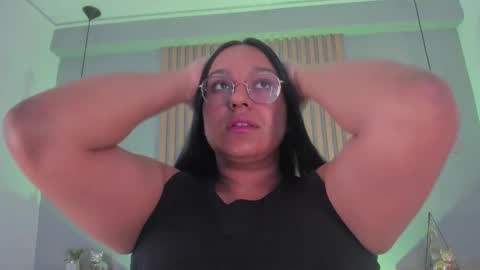 Ella online show from December 2025 10:43:01 AM